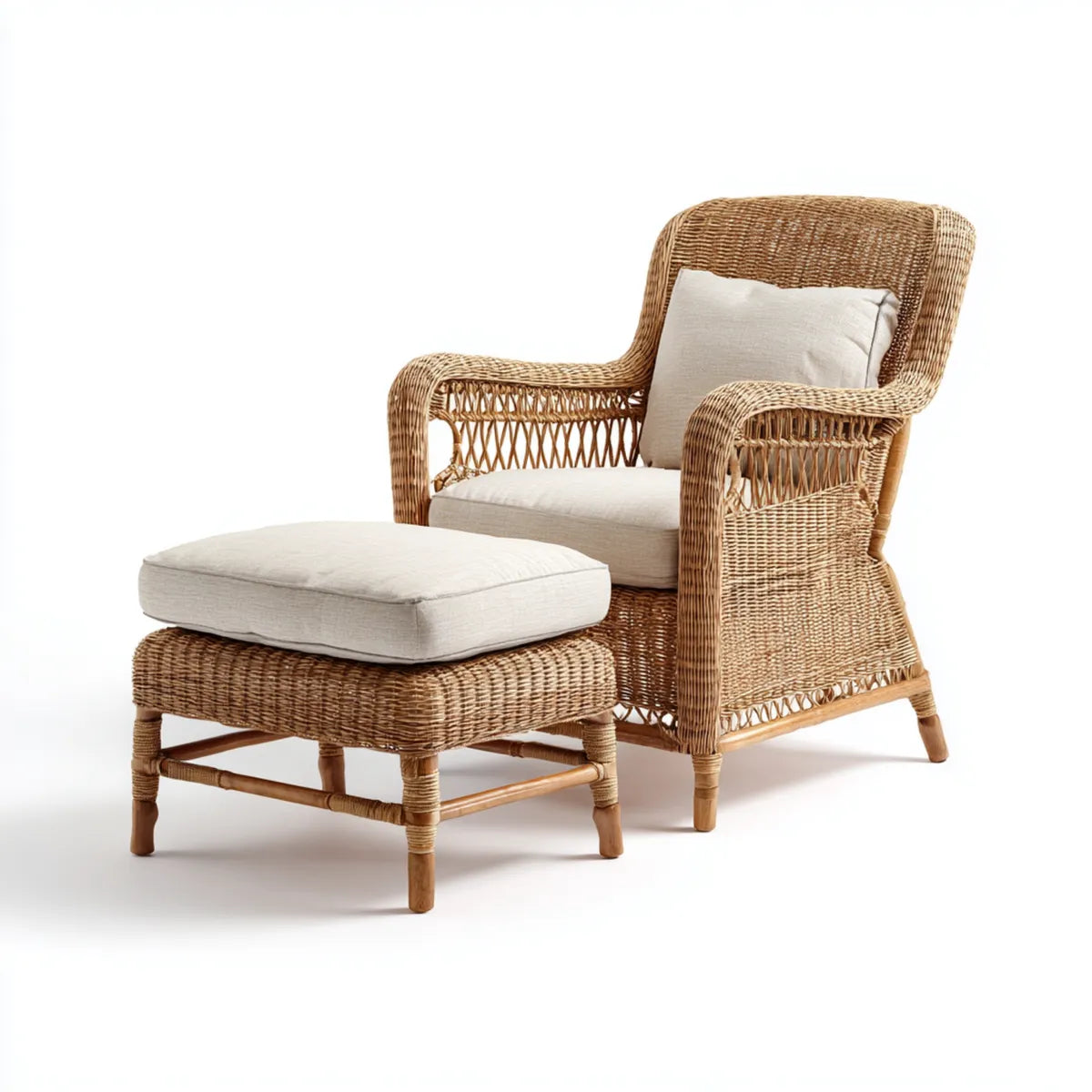 Fauteuil en rotin naturel avec repose-pieds rectangulaire coussins écru 78 x 85 x 95 cm